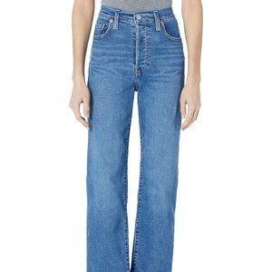 Levi's Ribcage Straight Ankle Jeans in Medium Wash